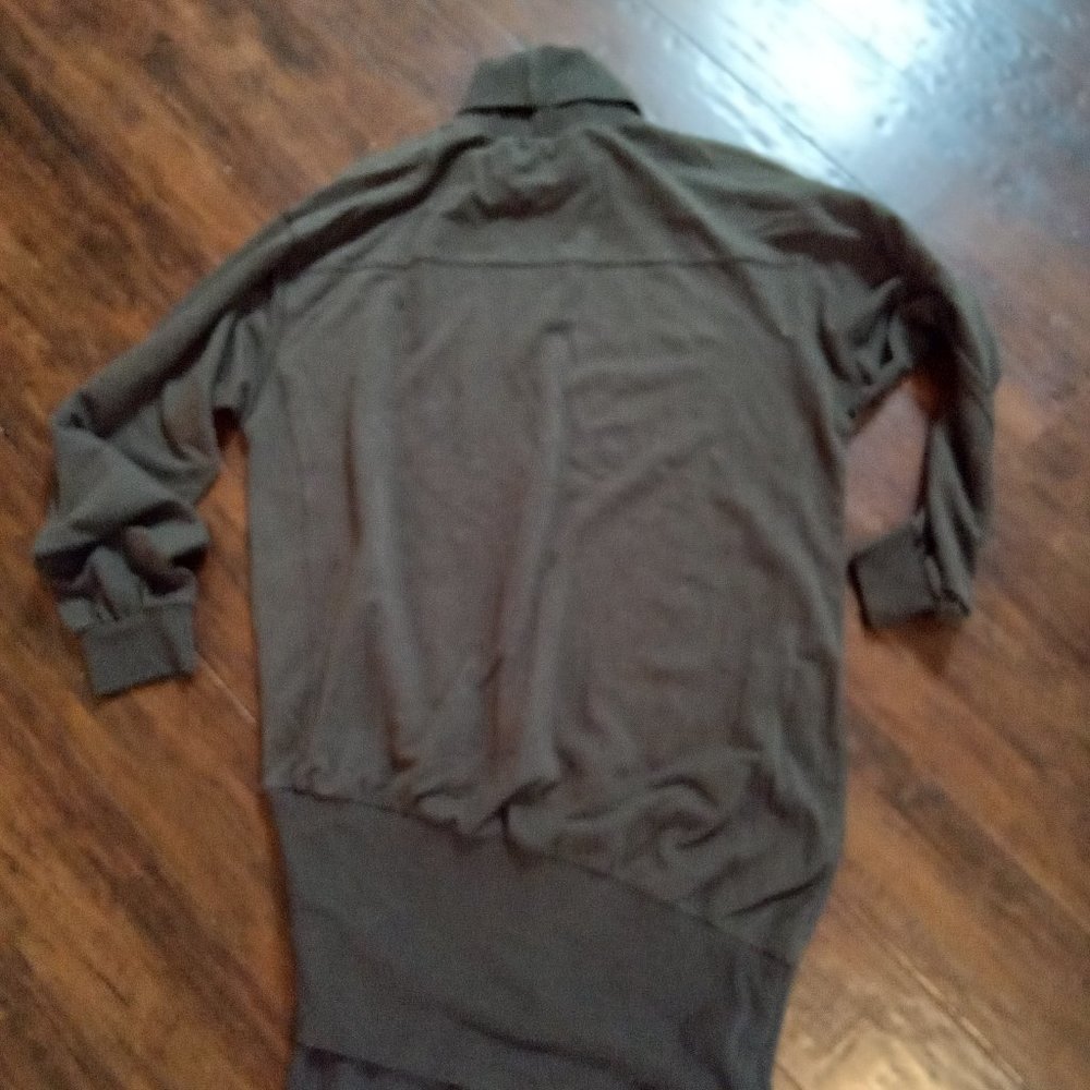 Young Broke & Fabulous Army Green Asymmetrical Zip Sweater Dress Size Large - Picture 3 of 13